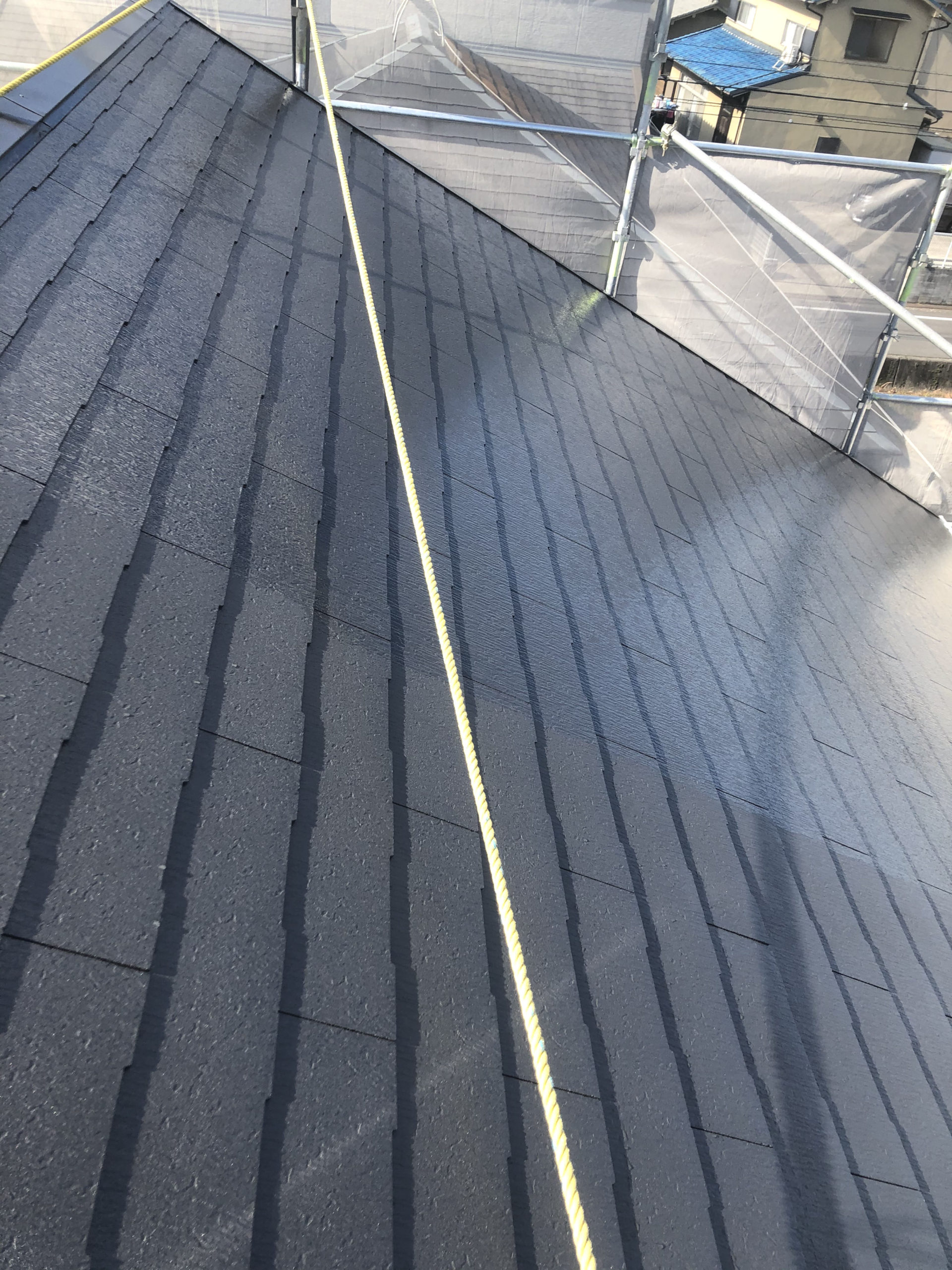 屋根塗装および目地打ち換え工事